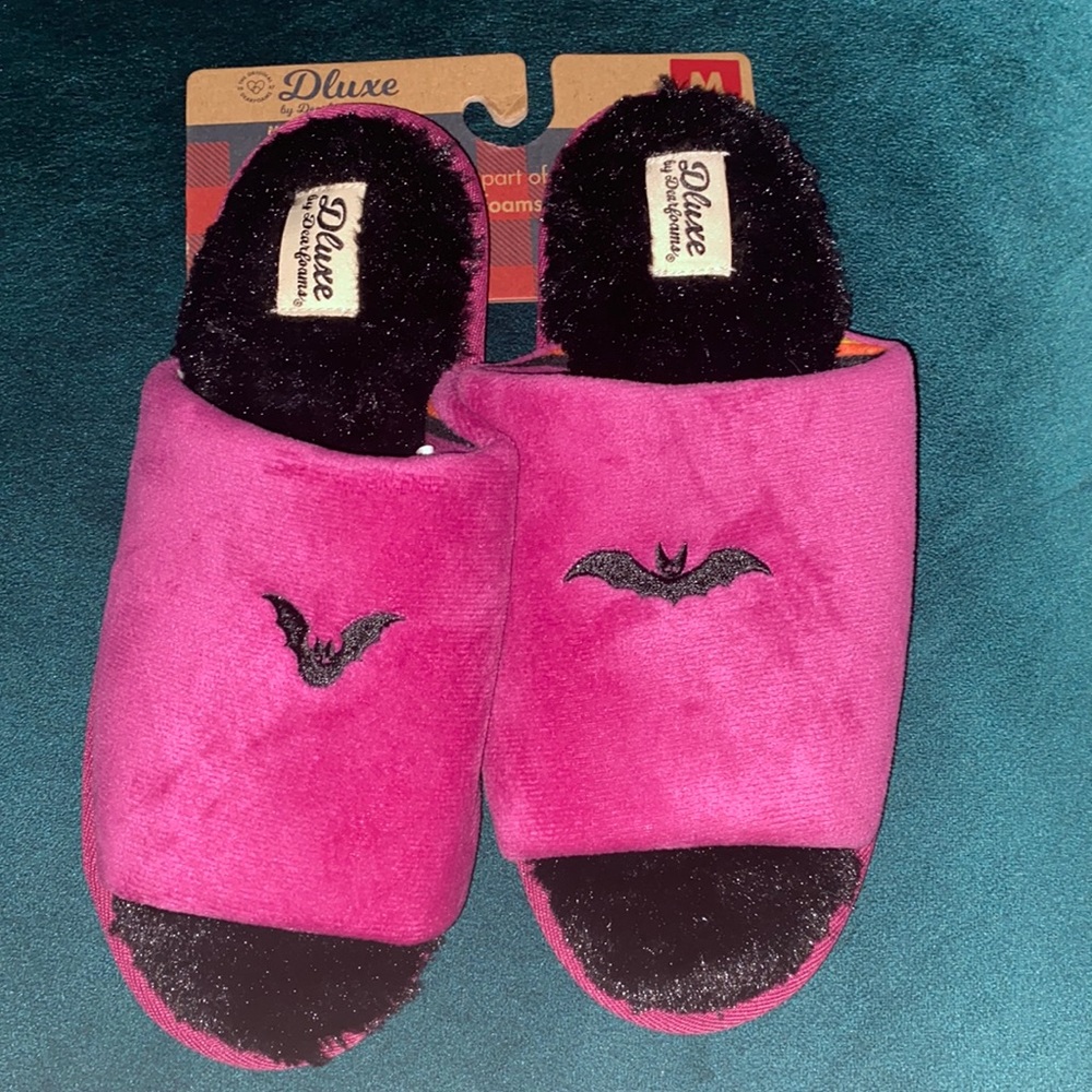 Women’s house slippers
